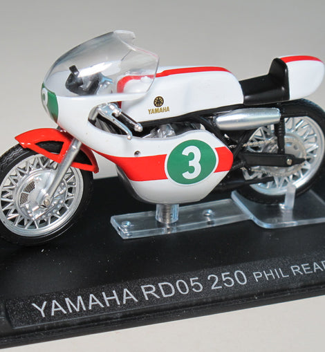 Motorradmodell 1:24 Yamaha RD05 250 Phil Read 1968