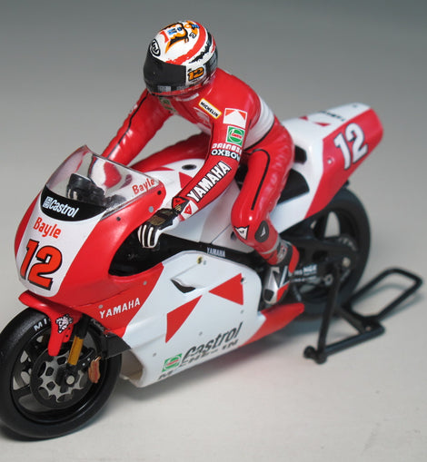Motorradmodell 1:24 Yamaha Bayle #12 Marlboro