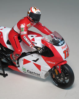 Motorradmodell 1:24 Yamaha Bayle #12 Marlboro