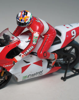 Motorradmodell 1:24 Yamaha Abe #9 Marlboro