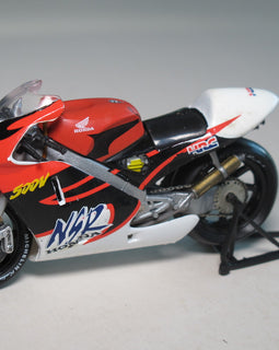 Motorradmodell 1:24 Honda NSR 500 V2