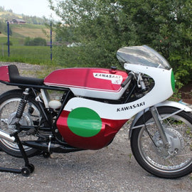 Kawasaki A1R Racing machine restored