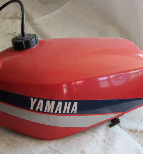 Yamaha-DT125MX-2A8-Benzintank- Original-Nr-2A8-24110-00